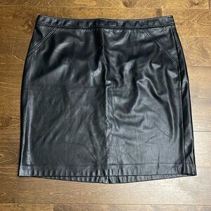 NWOT, Roz & Ali faux leather skirt